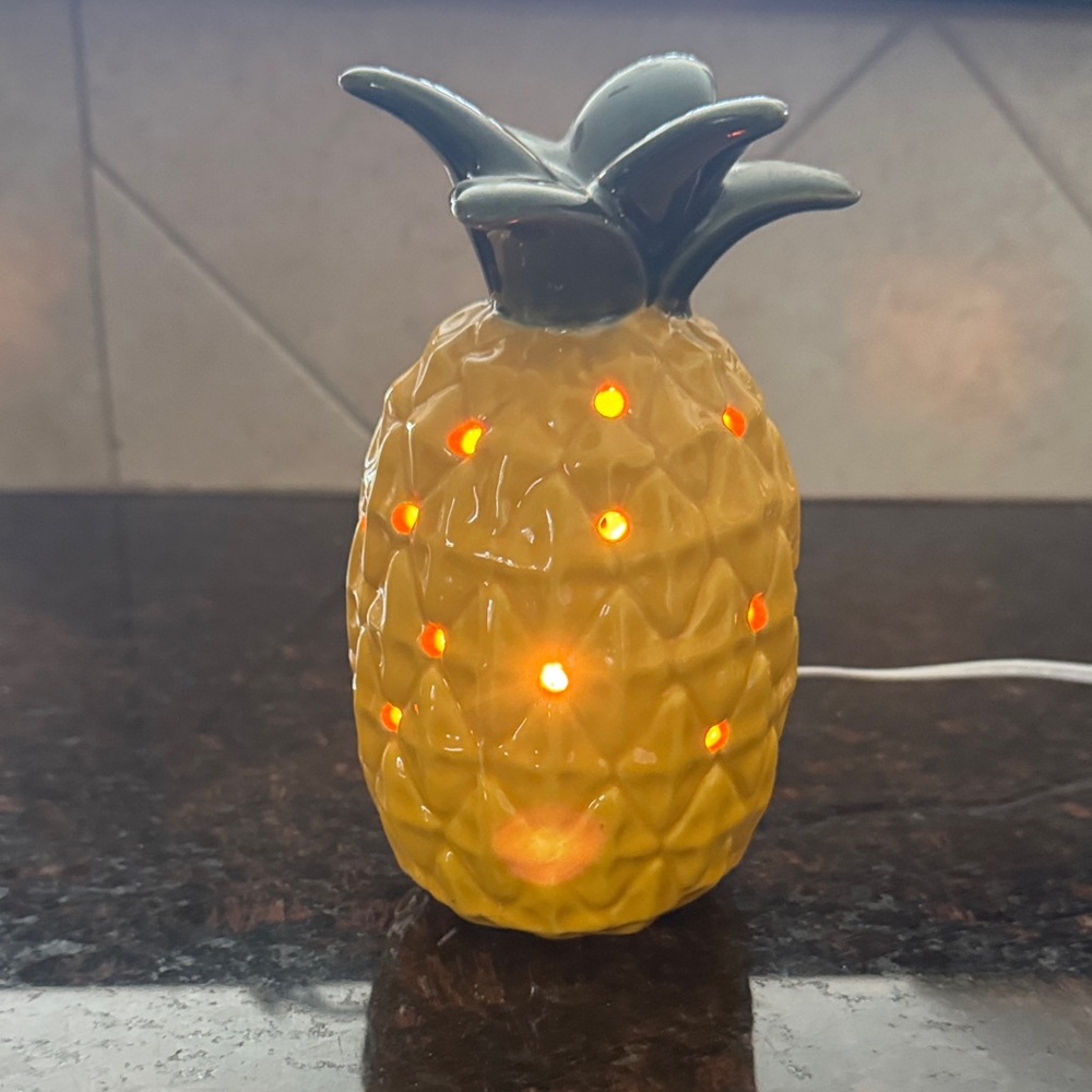Pineapple Light Decor - Yellow and Green